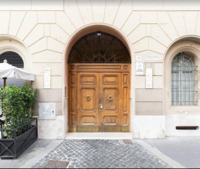 SAN PIETRO VATICAN AREA LARGE APARTMENT - near SUBWAY